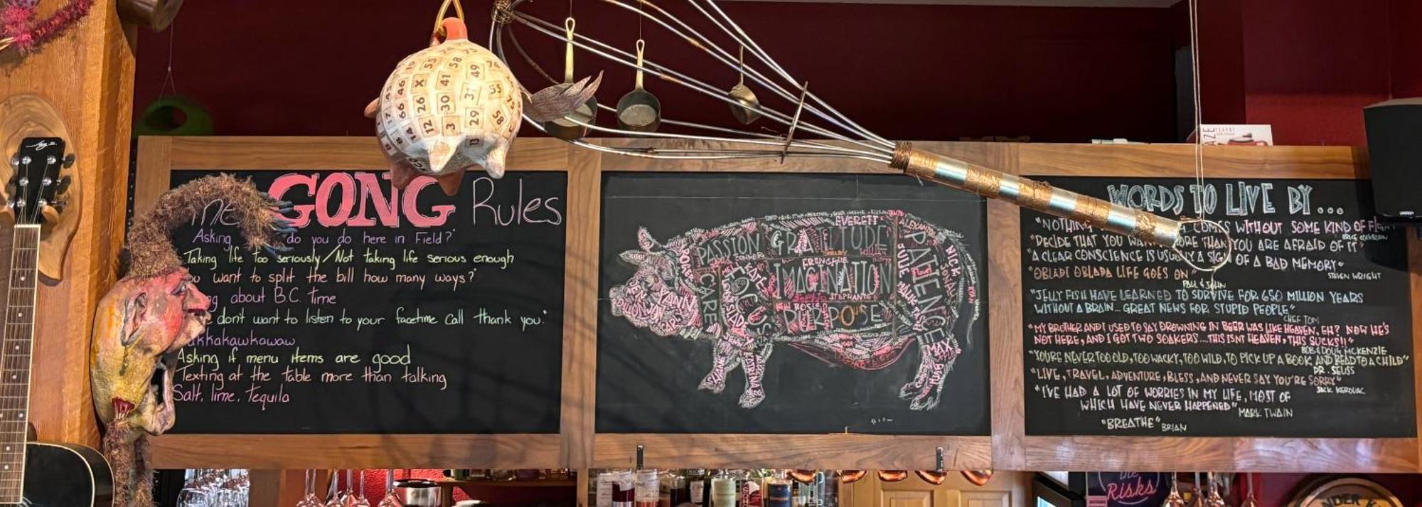 Truffle Pigs Lodge Филд Экстерьер фото