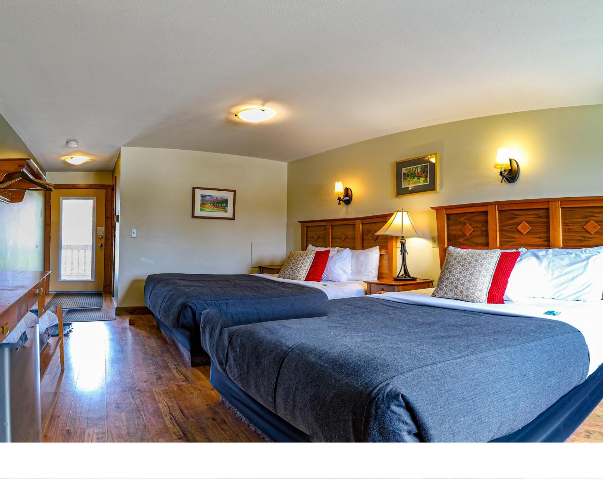 Truffle Pigs Lodge Филд Экстерьер фото